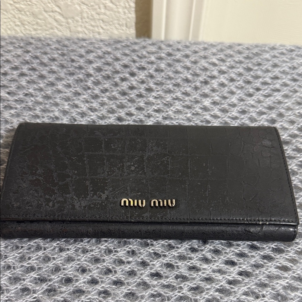 Miu Miu Black Embossed Leather Wallet - Picture 1 of 7